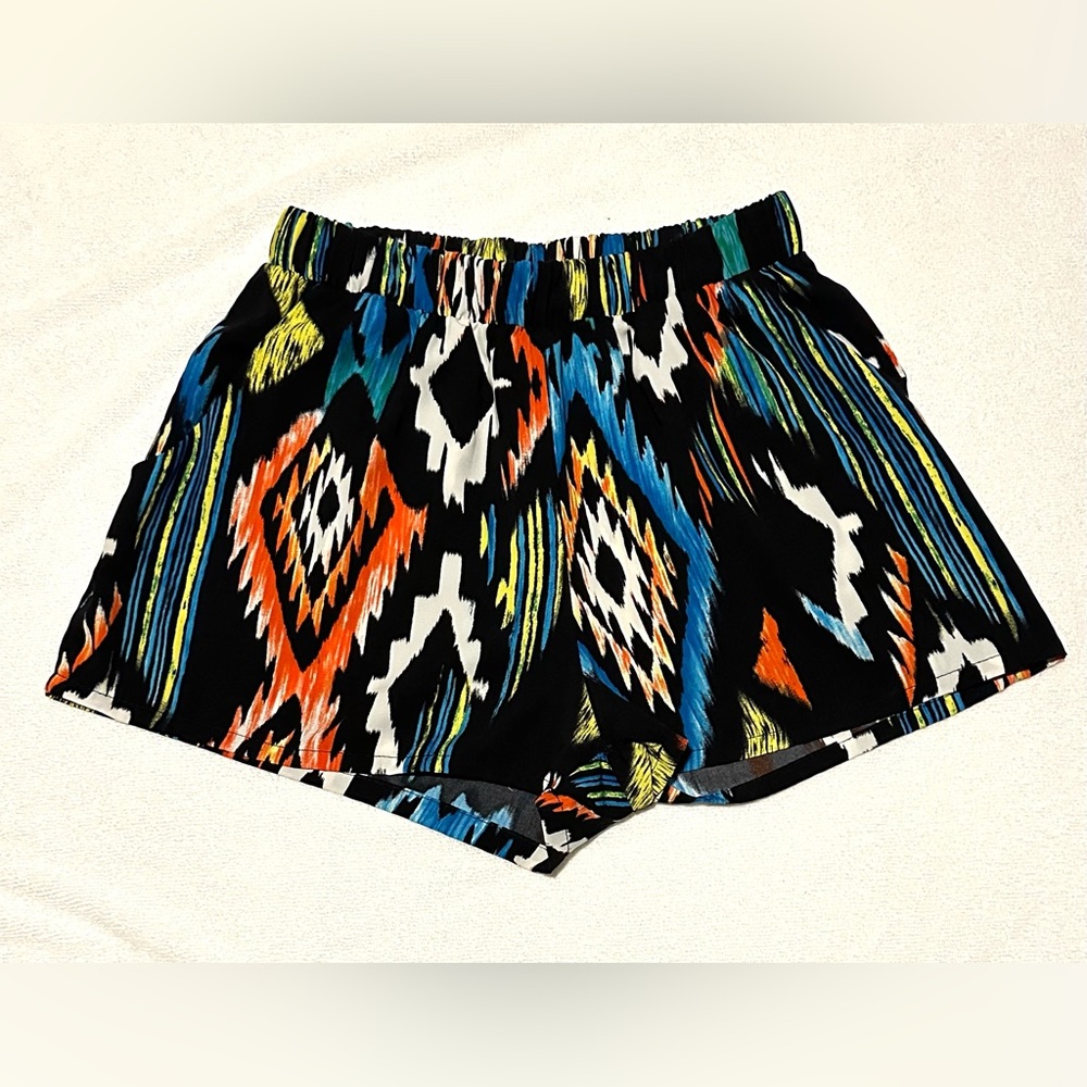 Vestique | Multi-Color Shorts. Size Small